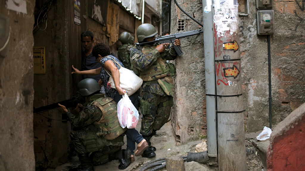 Acaba uma intervenção, começa outra