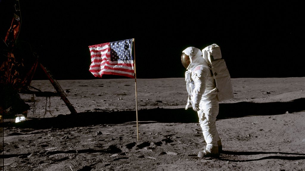 O dia em que caminhamos na lua