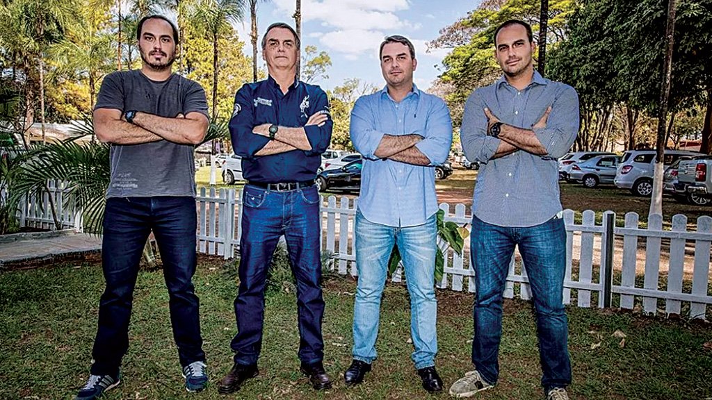 As falcatruas do clã Bolsonaro
