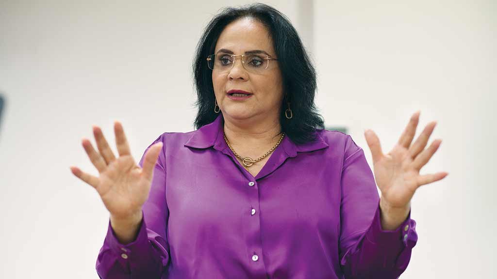 VIOLÊNCIA SEXUAL: “Colocar uma criança para a adoção também é um ato de amor”, diz a ex-ministra Damares Alves