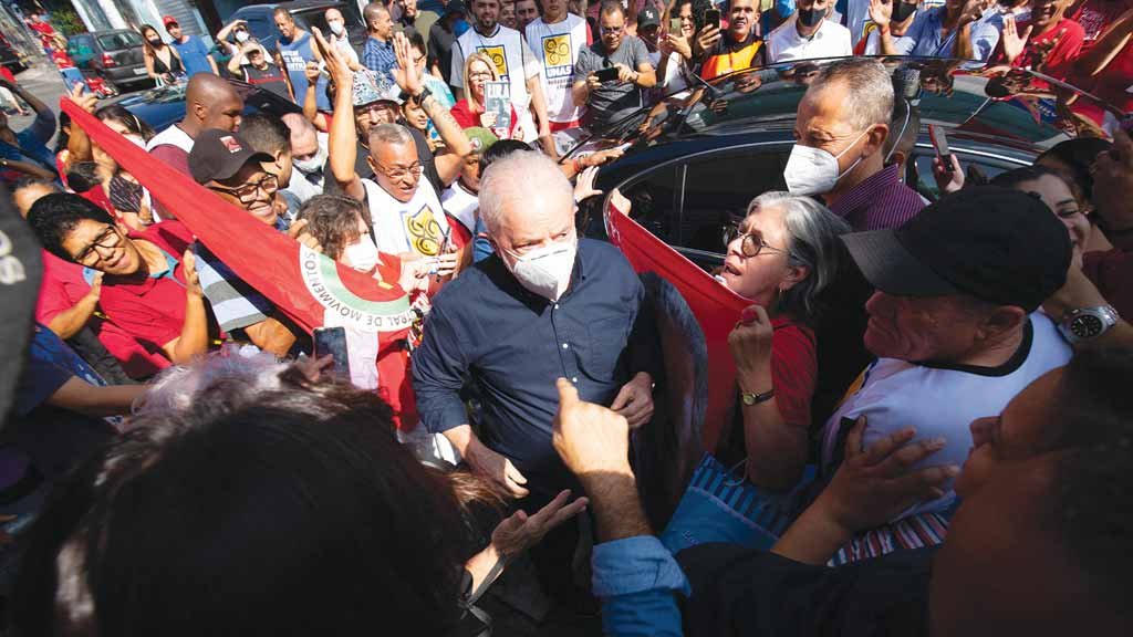 ALVO Lula é, obviamente, o candidato mais visado por truculentos bolsonaristas: grau máximo de preocupação na PF