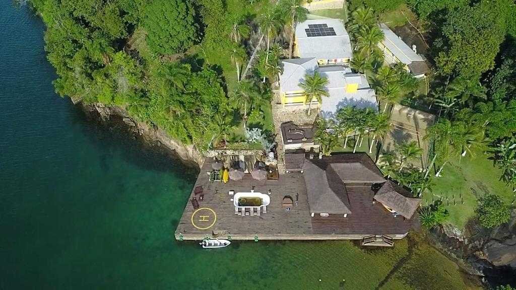 mansão da Ilha Comprida de Angra dos Reis