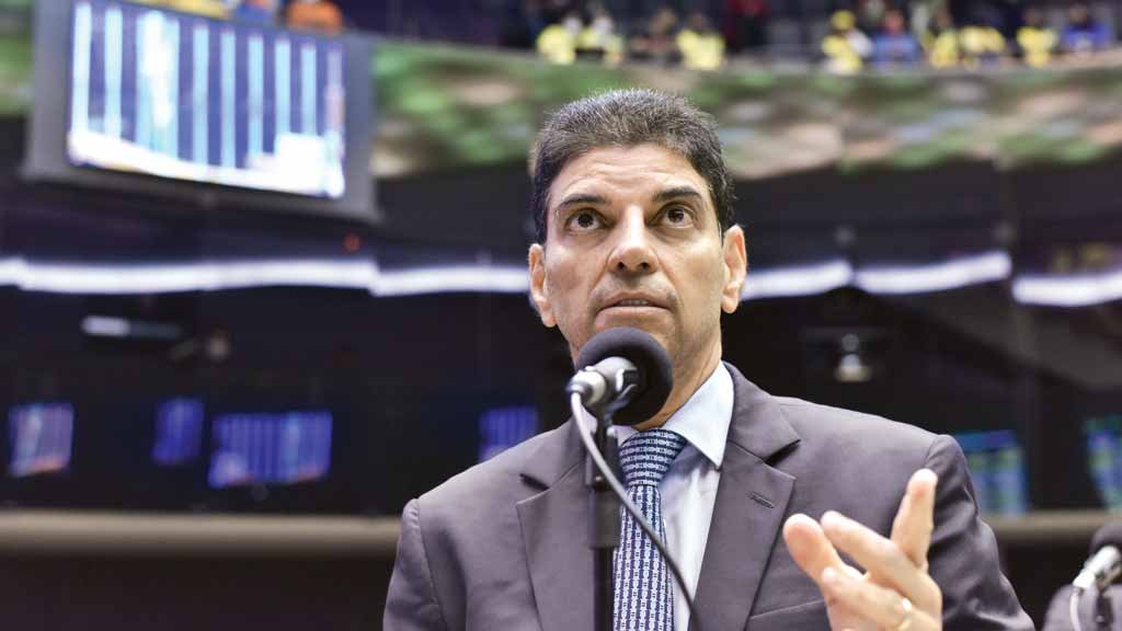 Relator da proposta, o deputado Cláudio Cajado (PP-BA) aguarda o sinal verde de Arthur Lira para apresentar seu relatório final (Crédito:Zeca Ribeiro/Câmara dos Deputados)